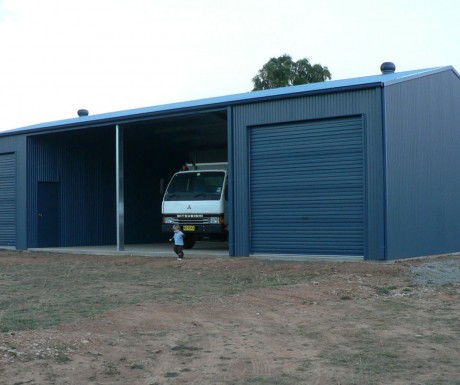 Colorbond workshop shed with two garages