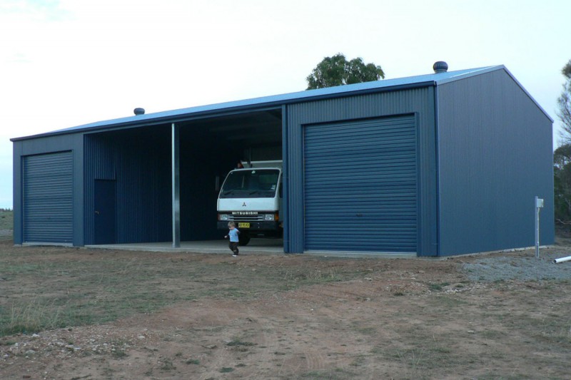 Colorbond workshop shed with two garages