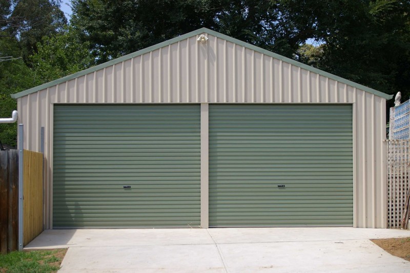 Double colorbond garage with twin rollers